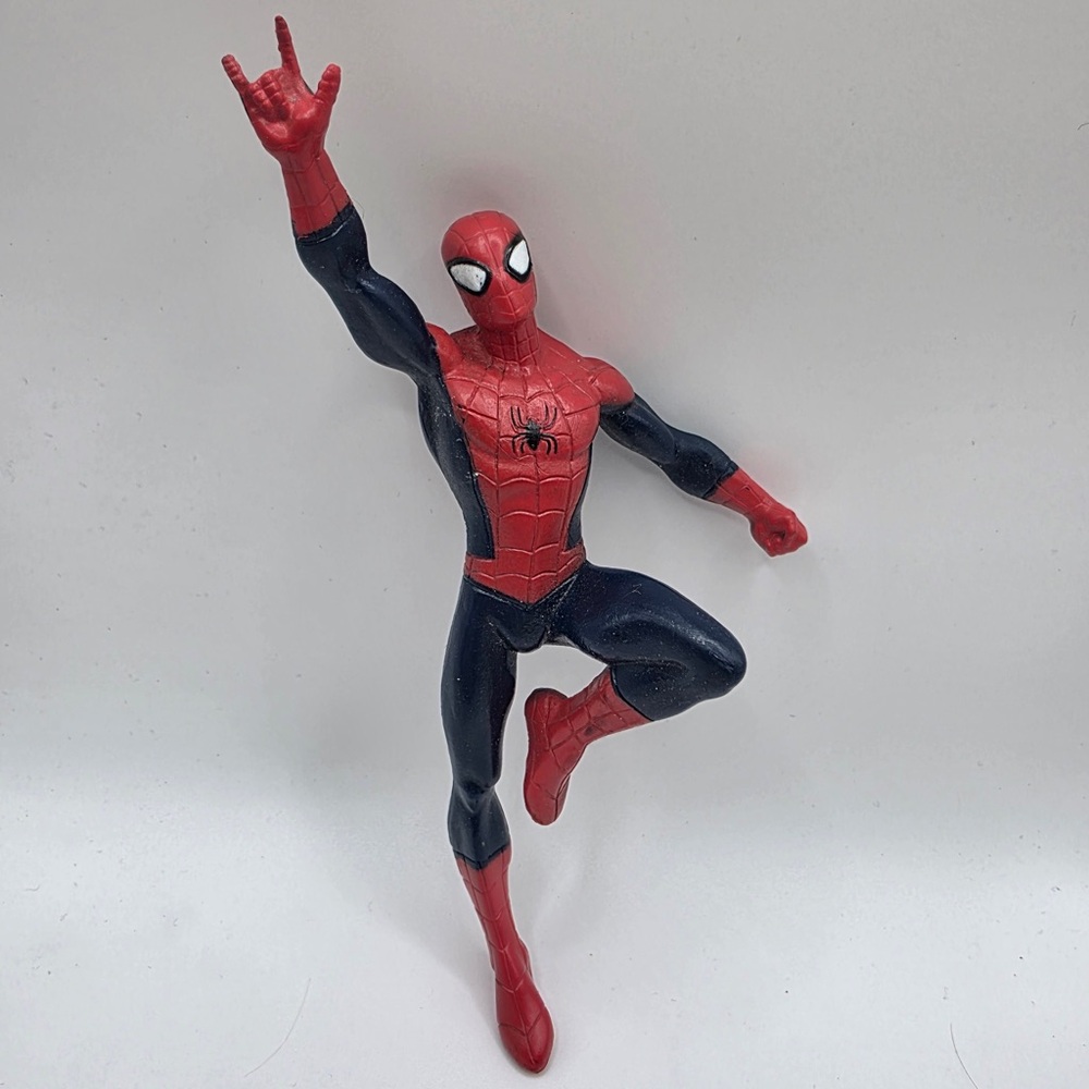 Marvel Spider-Man Action Figure Wall Crawler Pose Red Blue Toy Figure